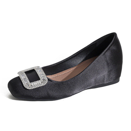 TAOMENGSI Women's Elegant Suede Commuter Flats front angle view