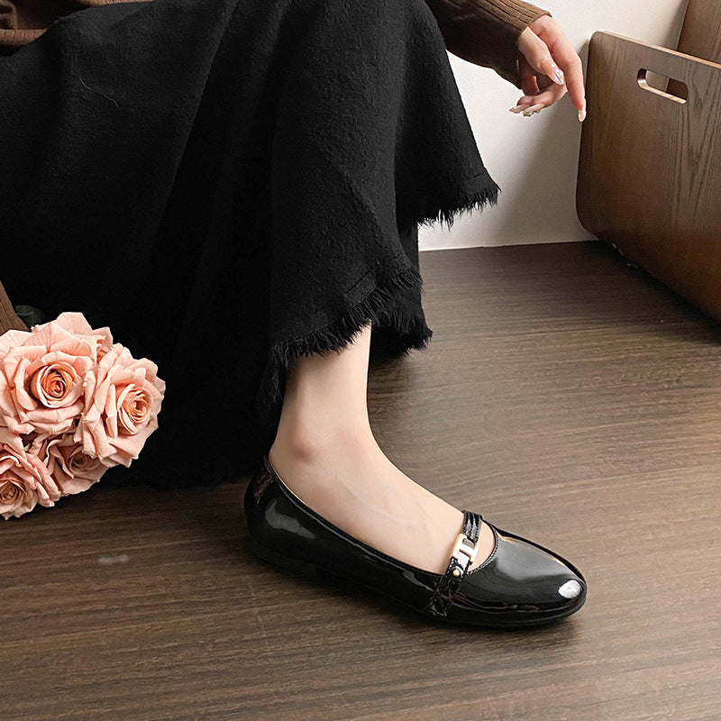 TAOMENGSI Women's Round-Toe Patent Strap Commuter Flats product detail view
