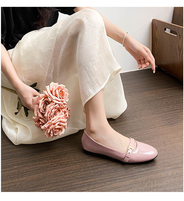 Damen-Pendler-Ballerinas mit runder Spitze und Lackriemen Detailbild 3